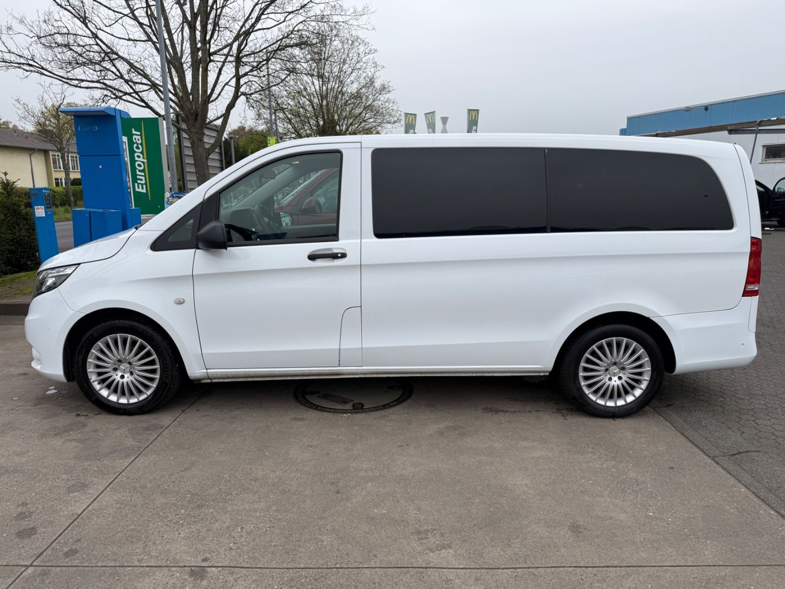 MERCEDES-BENZ Vito 111 CDI Navi, Kamera, 1.Hand, AHK, 8 Sitzer