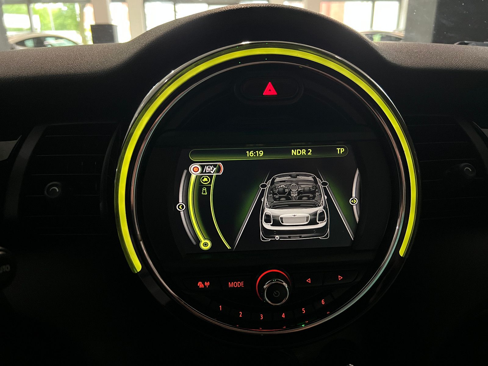 Fahrzeugabbildung MINI Cooper CABRIO AUTOMATIK NAVI LED LEDER CHESTER