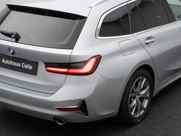 Fahrzeugabbildung BMW 320d xDLuxury Line DAB HiFi PDC Stop&Go Komfort
