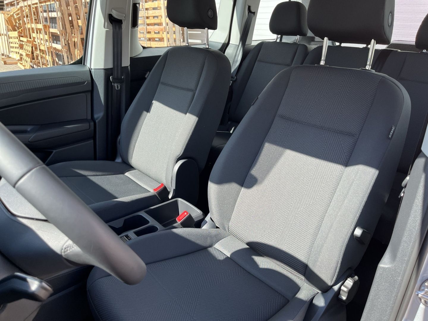 Fahrzeugabbildung Ford Tourneo Connect Trend AHK-abnehmbar Digitales Co