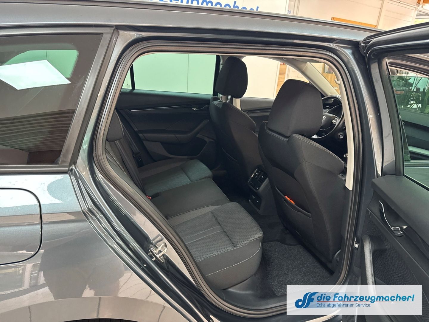 Fahrzeugabbildung SKODA Octavia Combi Clever Navi Digitales Cockpit LED