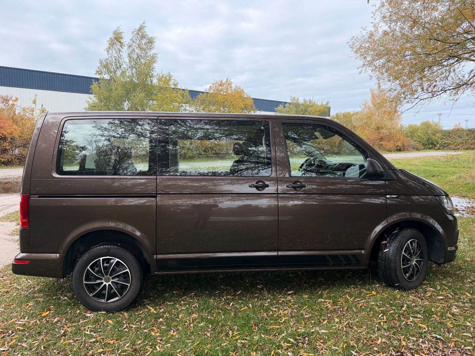 Volkswagen T6 Multivan Trendline 1.Hand 7-Sitzer AHK HU neu imagem 2