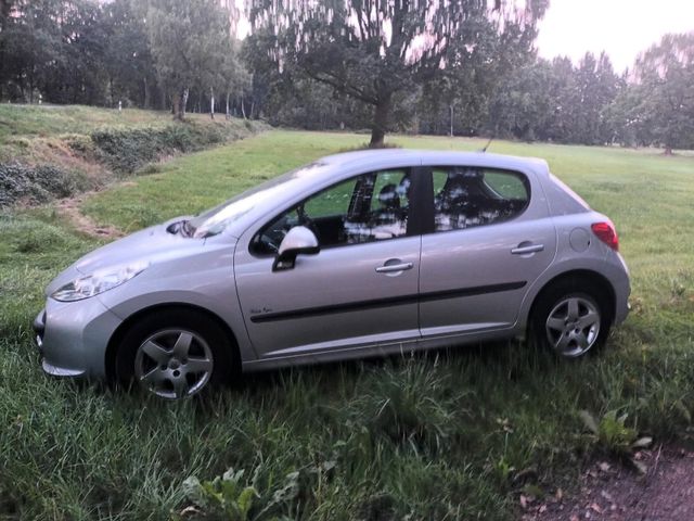 Peugeot 207 bj. 2009 original 120t.km gela...