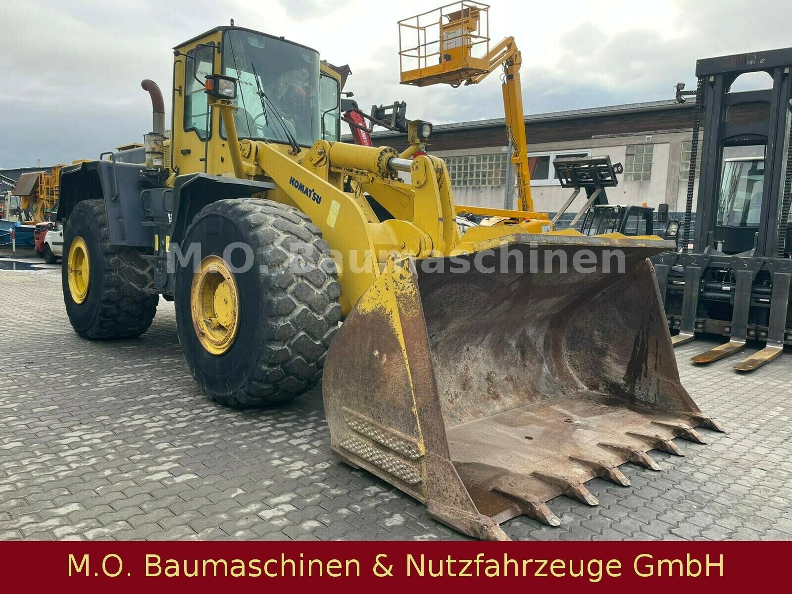 Fahrzeugabbildung Komatsu WA 420-3H / AC / ZSA / Waage /