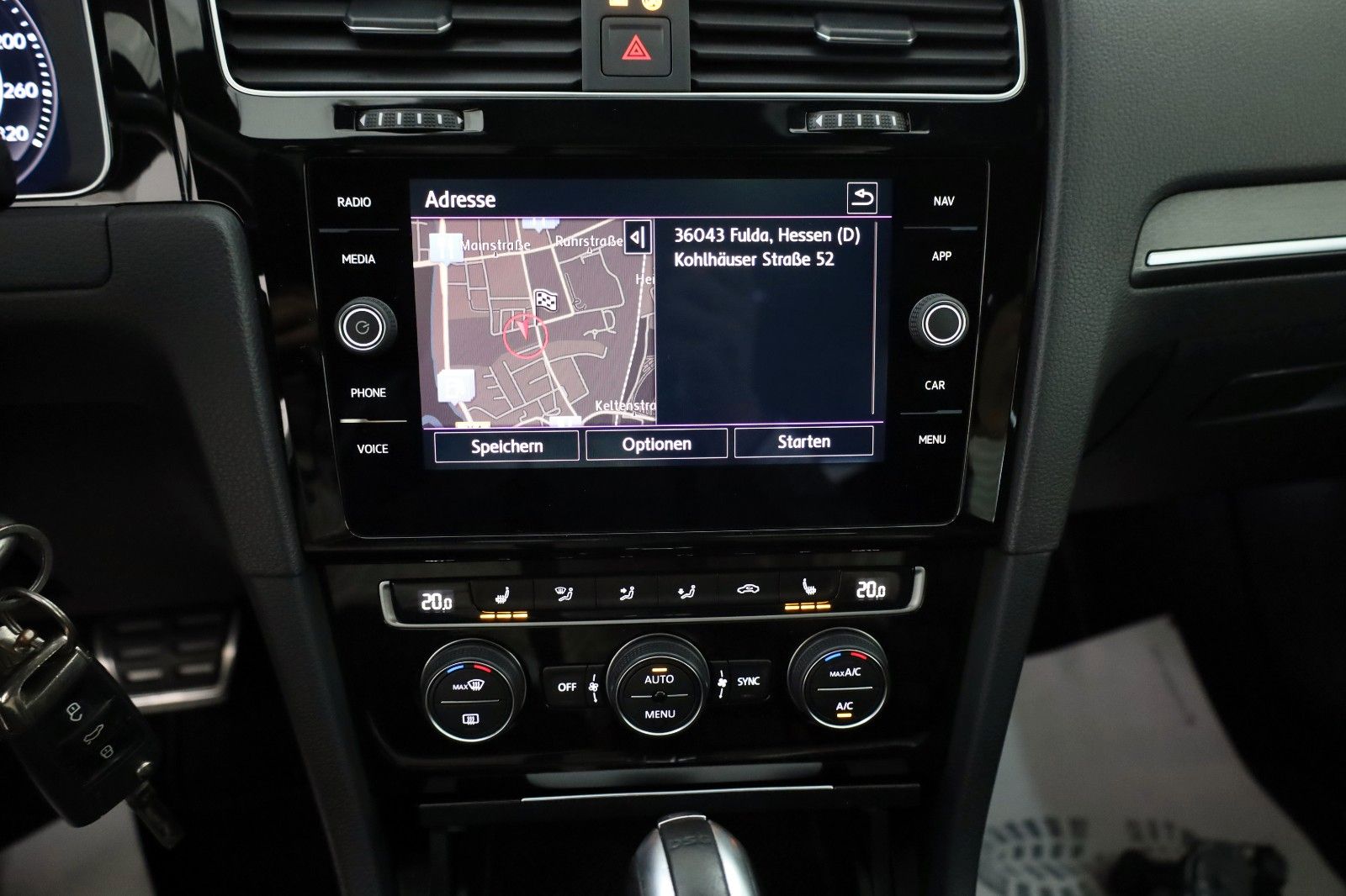 Fahrzeugabbildung Volkswagen Golf VII Lim. GTI Performance Navi,LED,SH,ACC