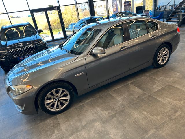 MYAUTOCENTER – Gebraucht- und Jahreswagen mit Werkstattservice in Pfaffenhofen BMW 520 d *BiXenon*Leder Dakota*Navi*PDC