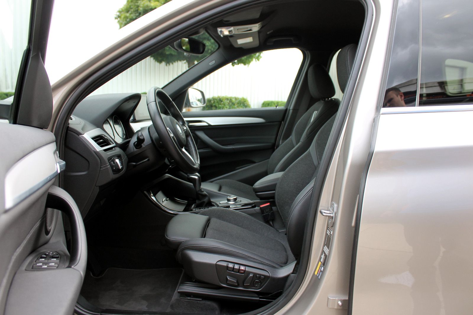 Fahrzeugabbildung BMW X1 xDrive 25e Sport Line Steptr ACC NAVI PDC KAM