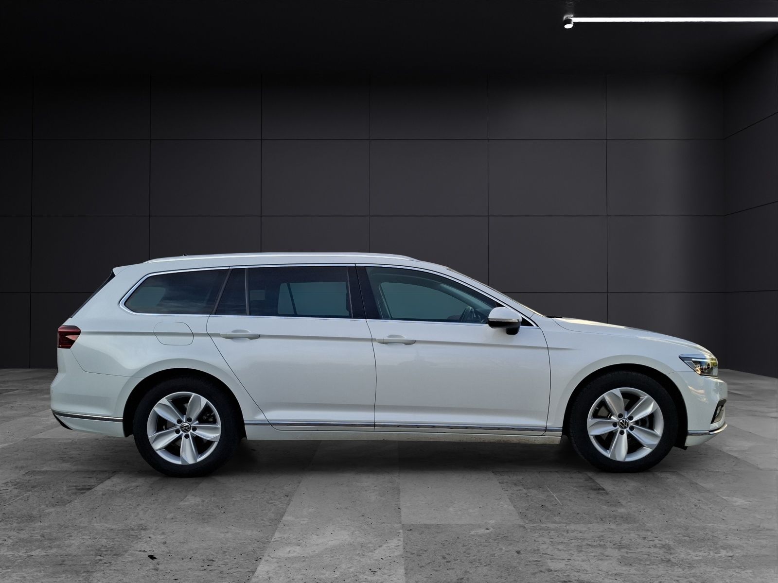 Fahrzeugabbildung Volkswagen Passat Variant TDI Elegance DSG Matrix Navi AID