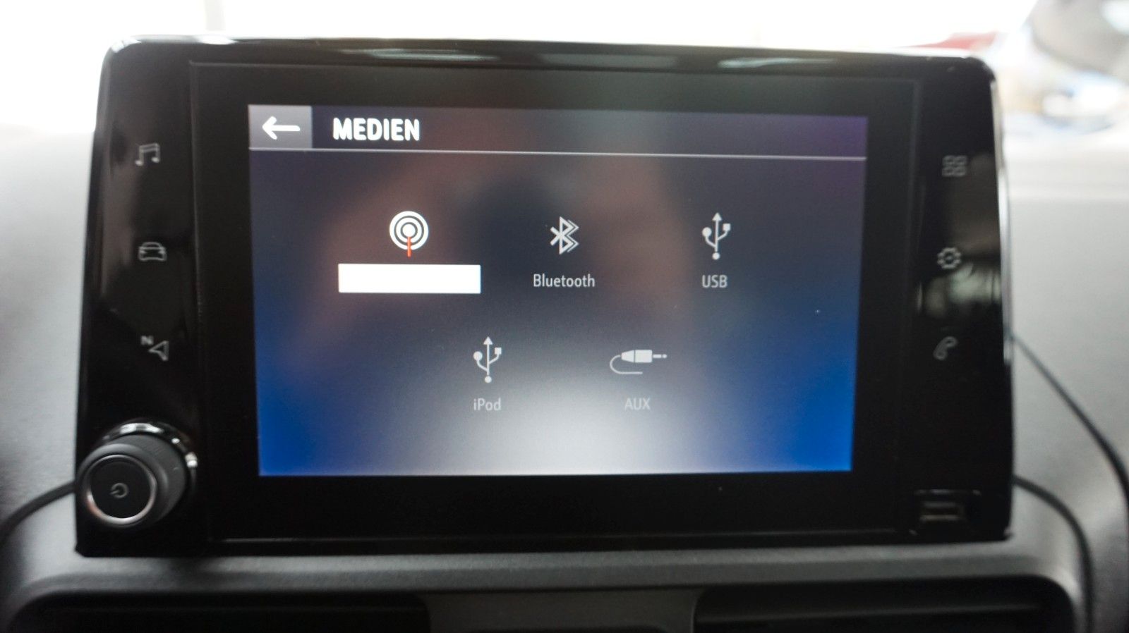 Fahrzeugabbildung Opel Life E Innovation 5,5 L. durch. Verbrauch