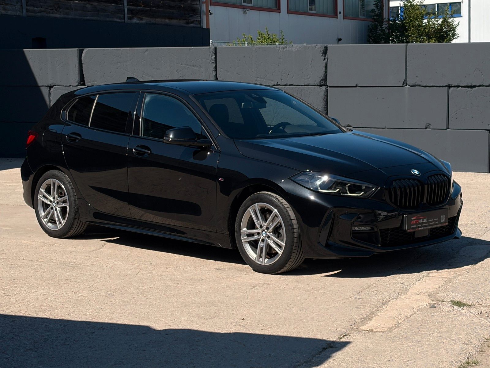 Fahrzeugabbildung BMW 118i M Sport Autom SHZ LHZ Hifi Amb Navi CarPlay