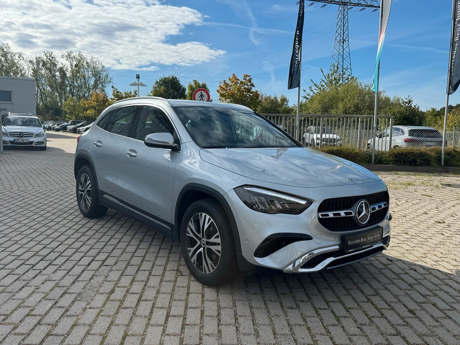 Mercedes-Benz GLA 180 Progressive Rü-Cam LED MBUX Winter-Paket imagem 3