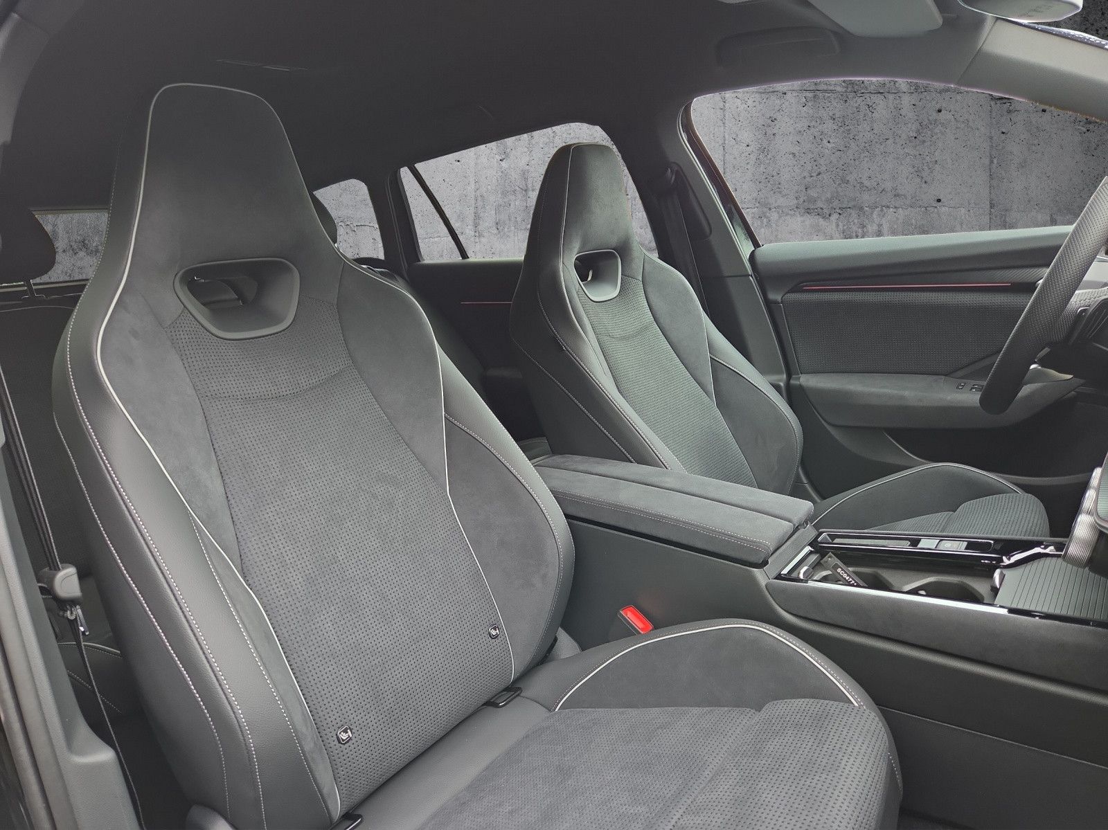 Superb Combi 2.0 TSI 150kW DSG Sportline AHK