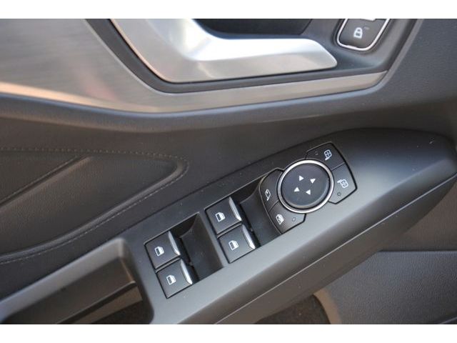 Fahrzeugabbildung Ford Focus 2,0 Titanium+HEAD-UP-DISPL.+TOTWINKELASS.+
