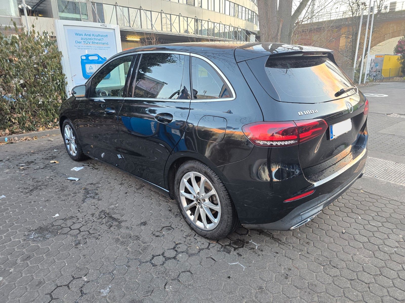 MERCEDES-BENZ B 180 d DCT - Sportpaket; BiXenon; LED KEIN TAXI