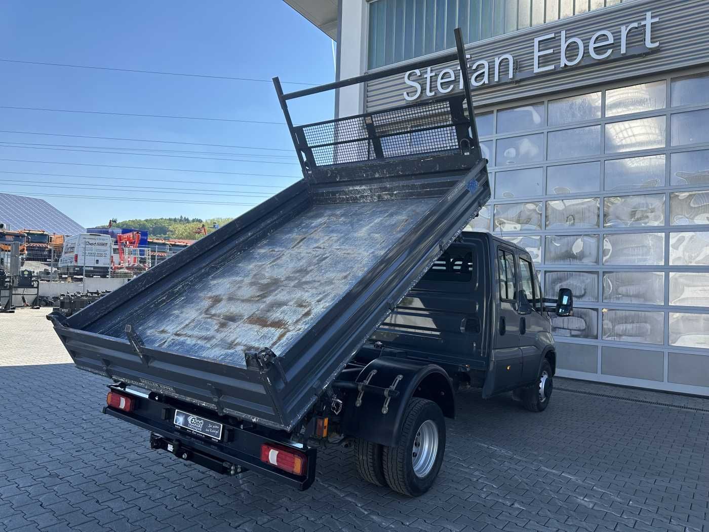 Fahrzeugabbildung Iveco 70C18H Meiller 3-S.Kipper *R.3750mm*7Sitze*AHK*