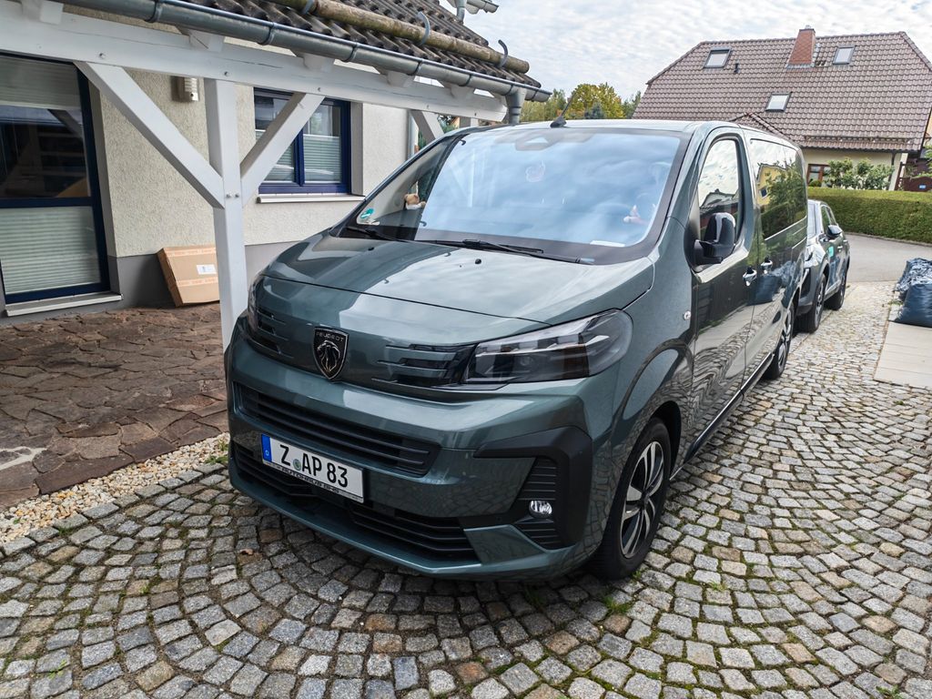 Image of Peugeot Traveller