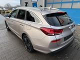 Hyundai i30 cw Premium Klima Navi Kamera PDC SHZ LHZ - Hyundai i30: Kombi, Cw