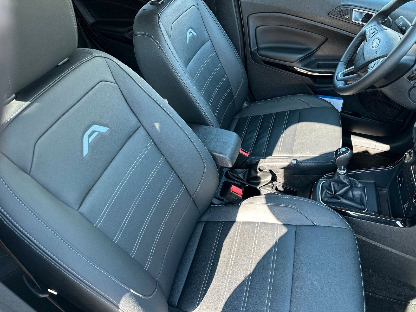 Fahrzeugabbildung Ford EcoSport Active AHK Technik Paket Winter Paket