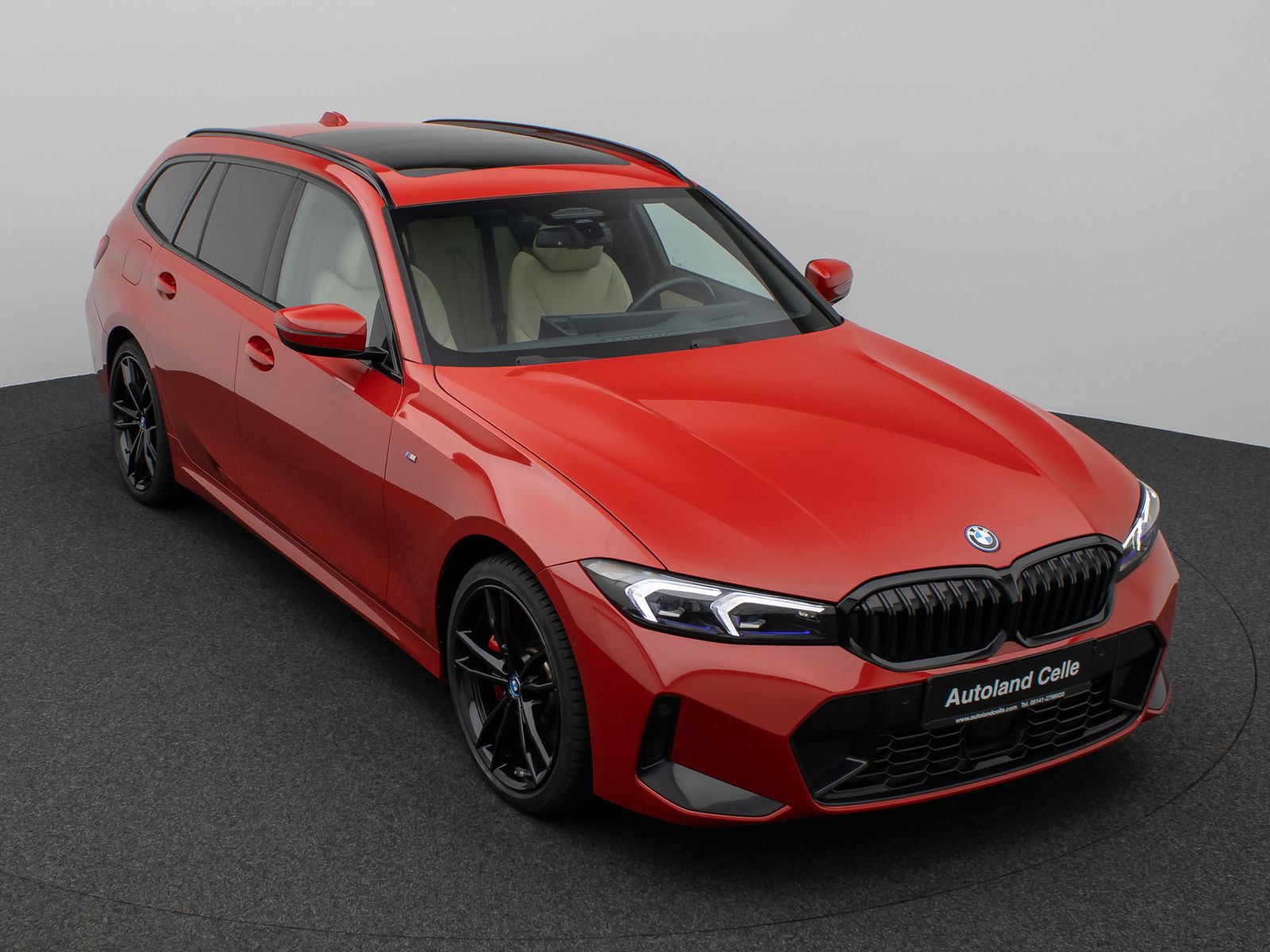 Fahrzeugabbildung BMW 330e M Sport Pro Panorama Kamera HUD H/K Komfort