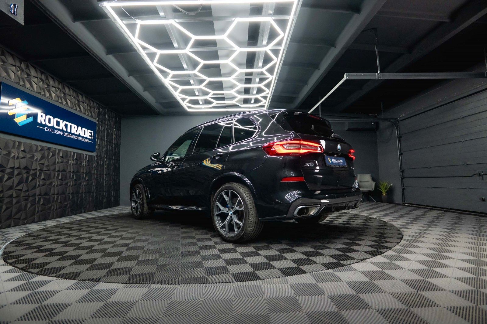 Fahrzeugabbildung BMW X5 xDrive 40i M Sport Shadow Line *ACC*Pano*LED*