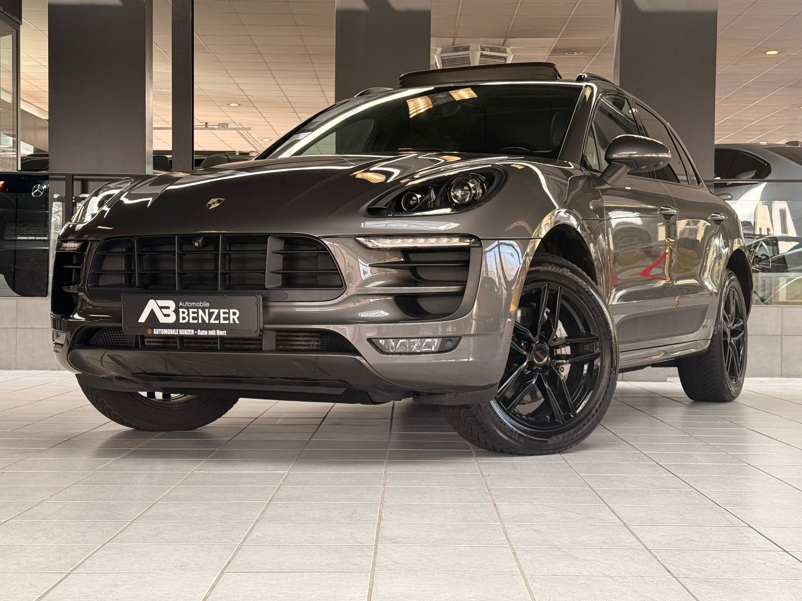 Fahrzeugabbildung Porsche Macan S Diesel/PANO/360°/MEMORY/SOUND/SHZ