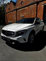 Mercedes-Benz GLA 250 4MATIC Urban Night Paket Panorama