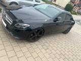 Mercedes-Benz Mercedes E200 Avantgarde - Sportfahrwerk - : Schwarz, Mercedes