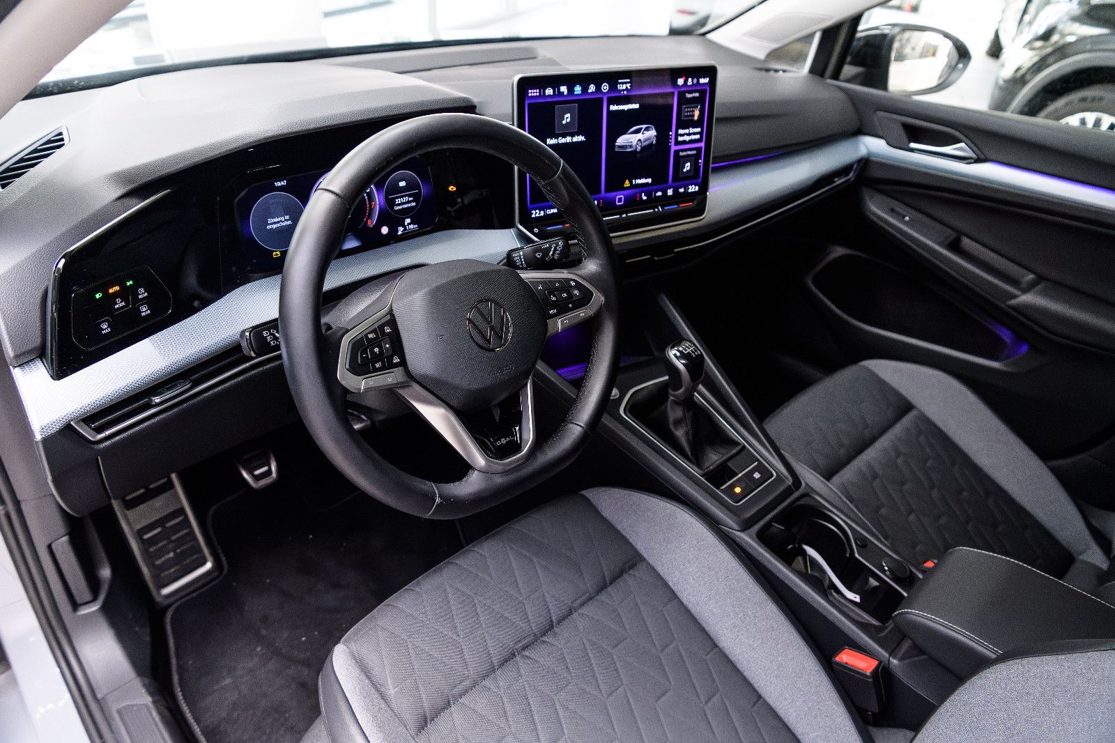 Fahrzeugabbildung Volkswagen Golf VIII Goal 1.5 TSI LED+APP+ACC+PDC+5 J.GAR.