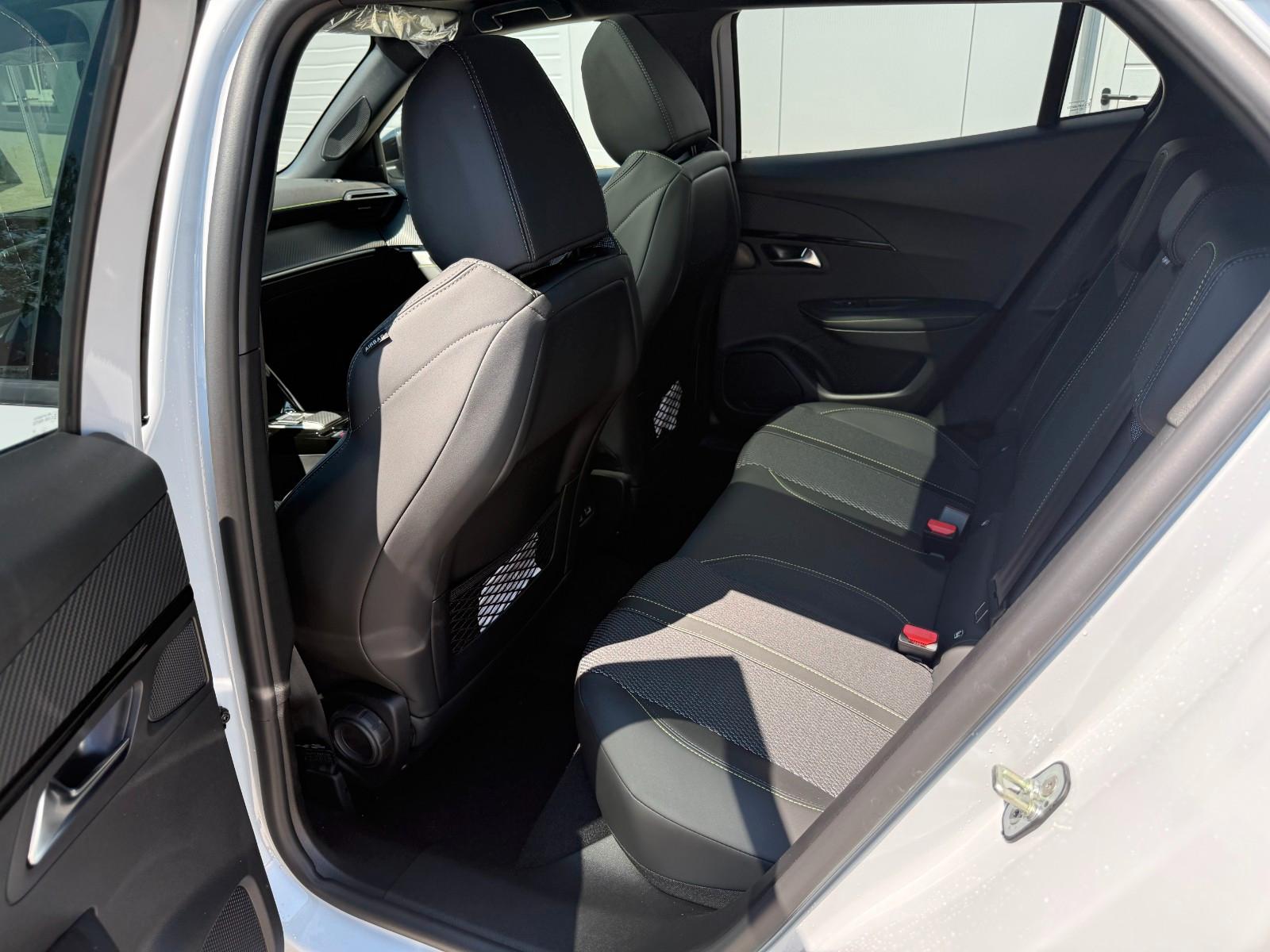 Peugeot 2008 Hybrid 145 GT