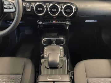 Mercedes CLA 180 Shooting Brake - 9