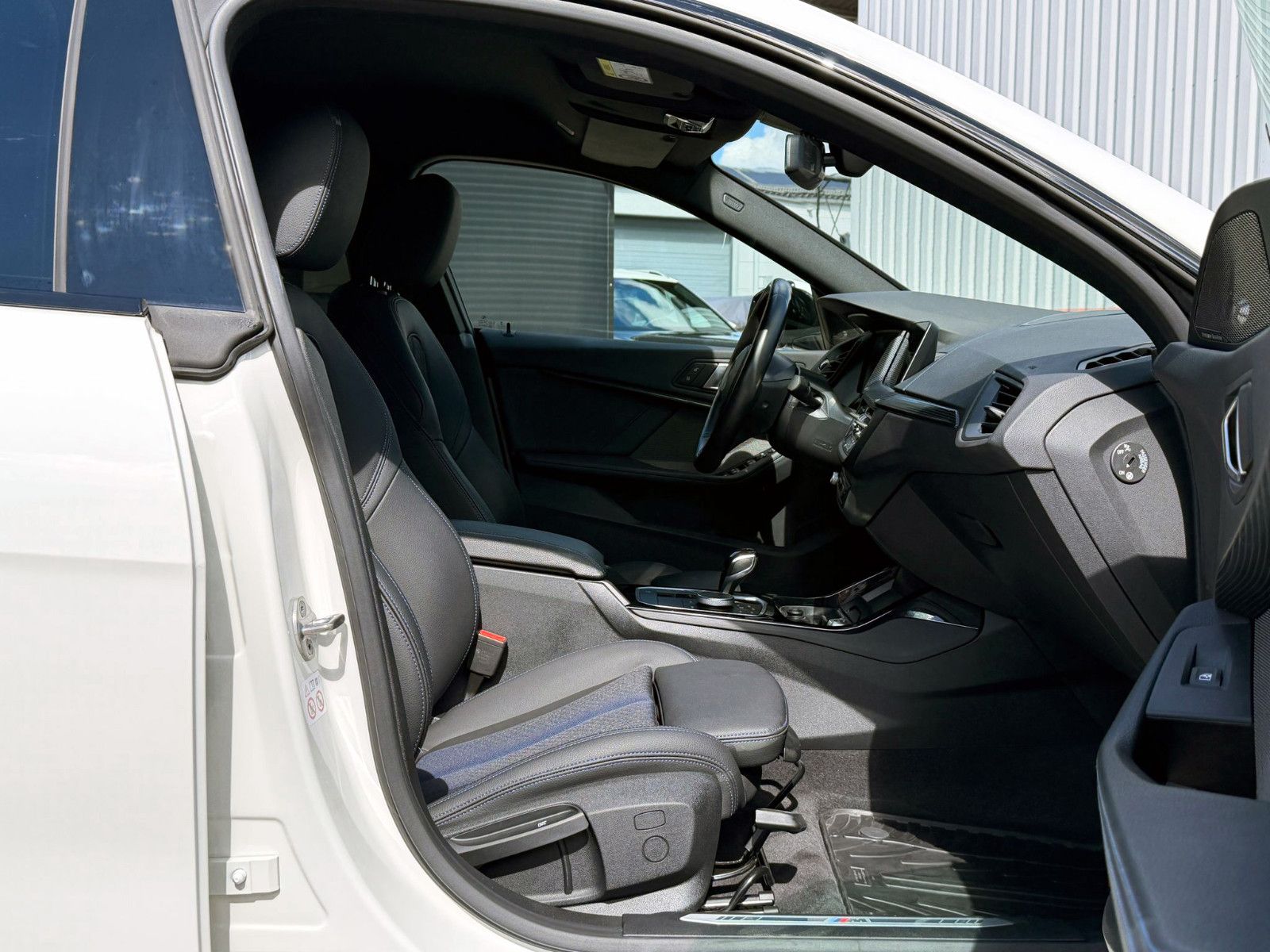 Fahrzeugabbildung BMW 220i Gran Coupé Steptr. M-Sport LED H&K KAM SHZ