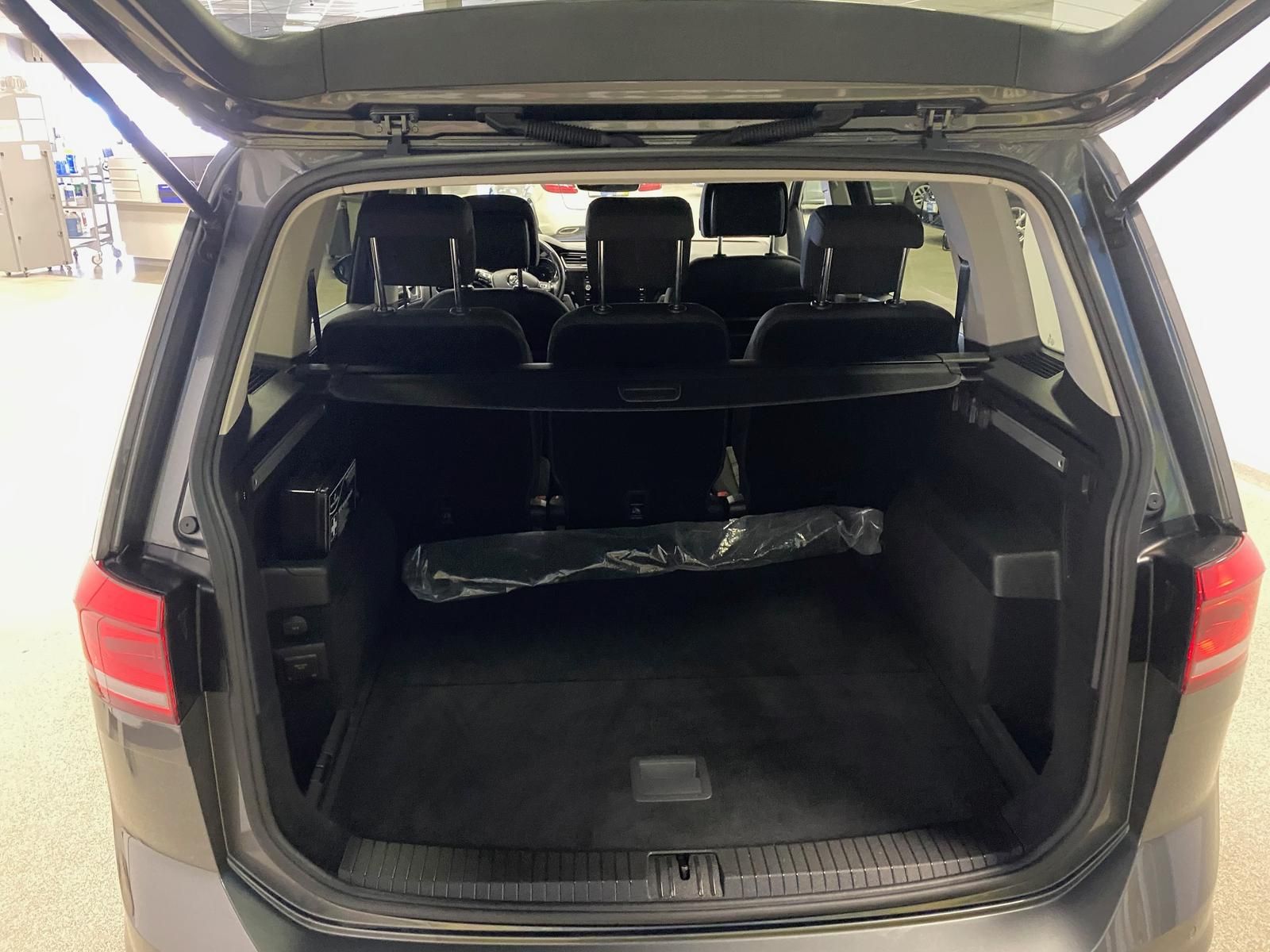 Fahrzeugabbildung Volkswagen Touran 1.4 16V TSI Highline BMT+TOTWINKEL+ACC+++