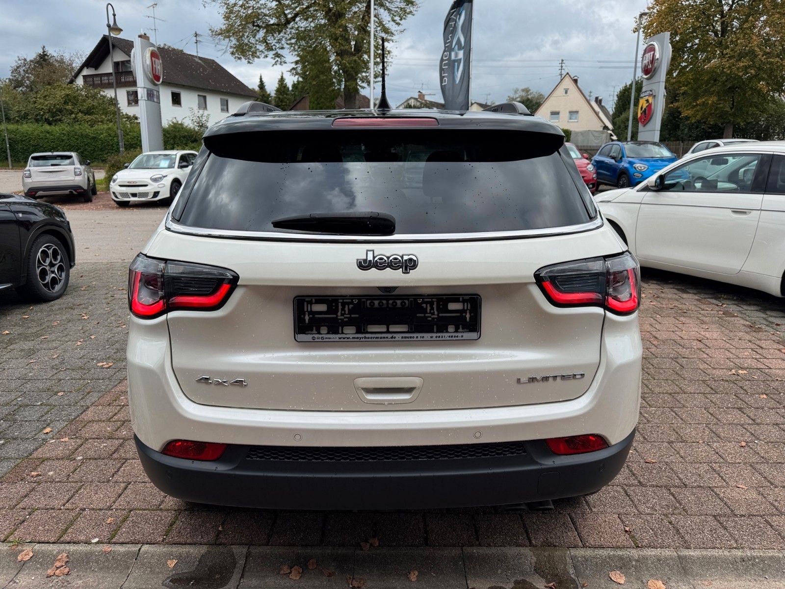 Fahrzeugabbildung Jeep Compass Limited 1,4L 4x4 NAVI BEATS KAMERA AHK