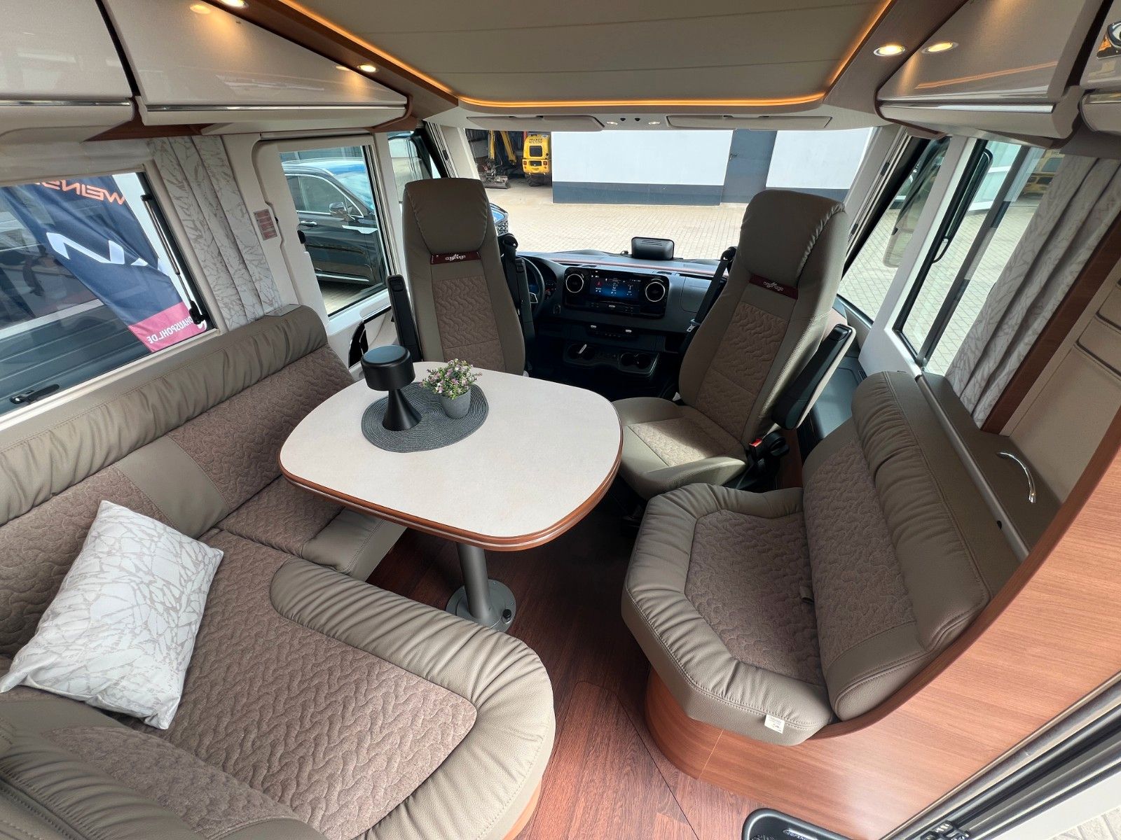 Fahrzeugabbildung Carthago chic c-line I 4.9 LE L Mercedes Benz Sprinter 25