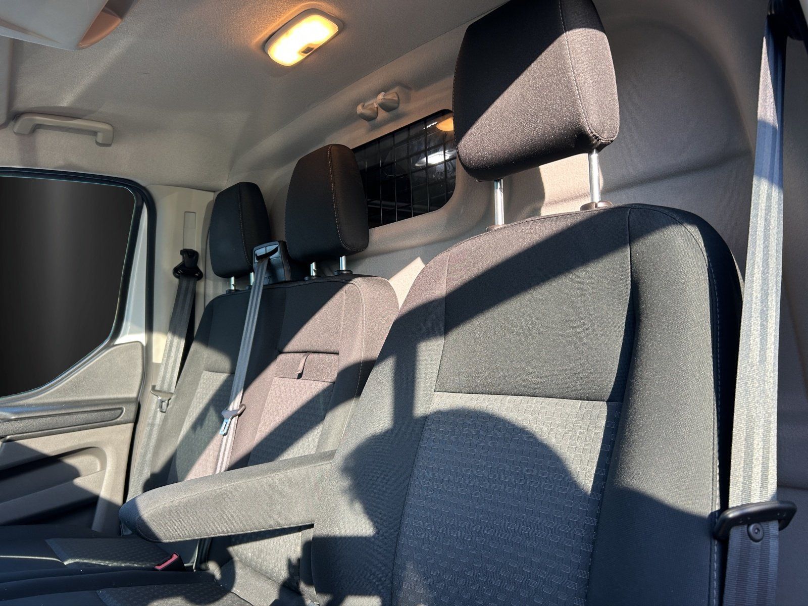 Fahrzeugabbildung Ford Transit Custom Kasten L2 Trend AHK Kamera GJR