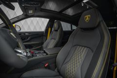 Urus 4.0 V8 SE YELLOW/BLACK YELLOW PANO B&amp;O