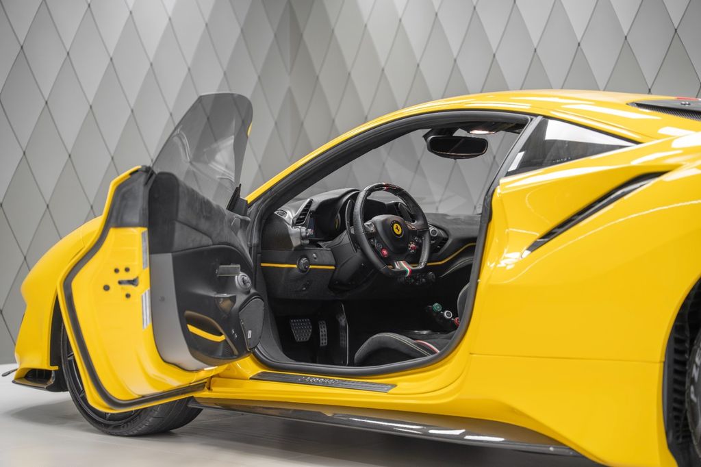 488 Pista Coupe YELLOW FULL CARBON FIBRE - Bild 14