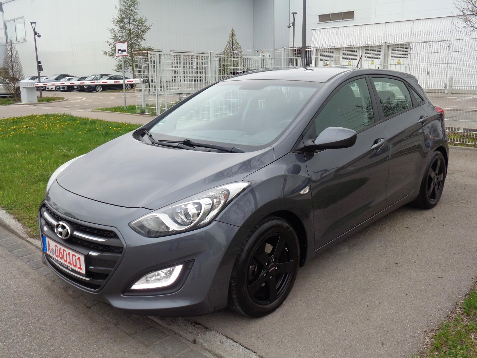 Hyundai i30 1.6 CRDi - TÜV NEU + Service NEU + Euro 6!