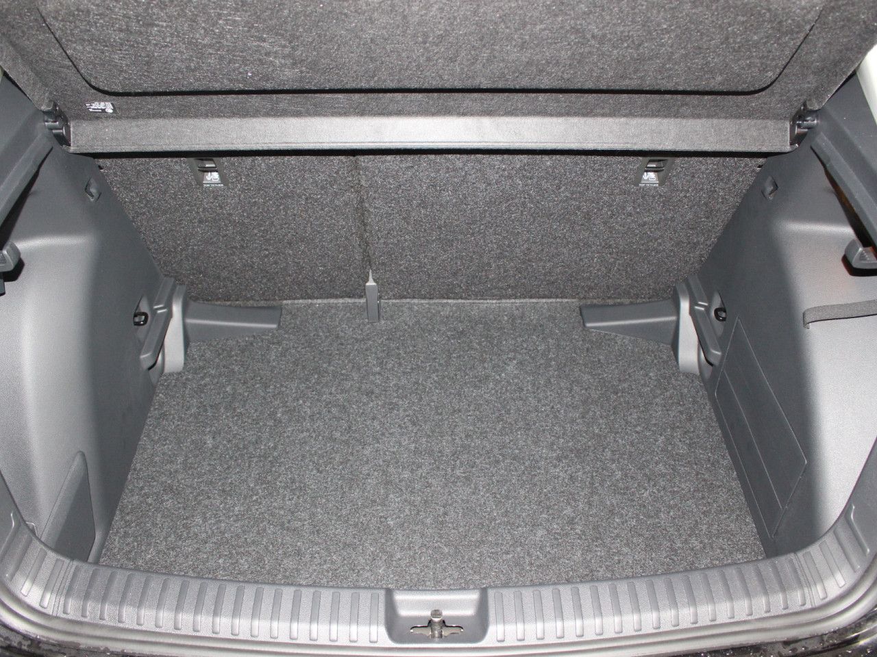 Fahrzeugabbildung SKODA Fabia 1.0 TSI Selection DSG/CAM/PDC/WINTER