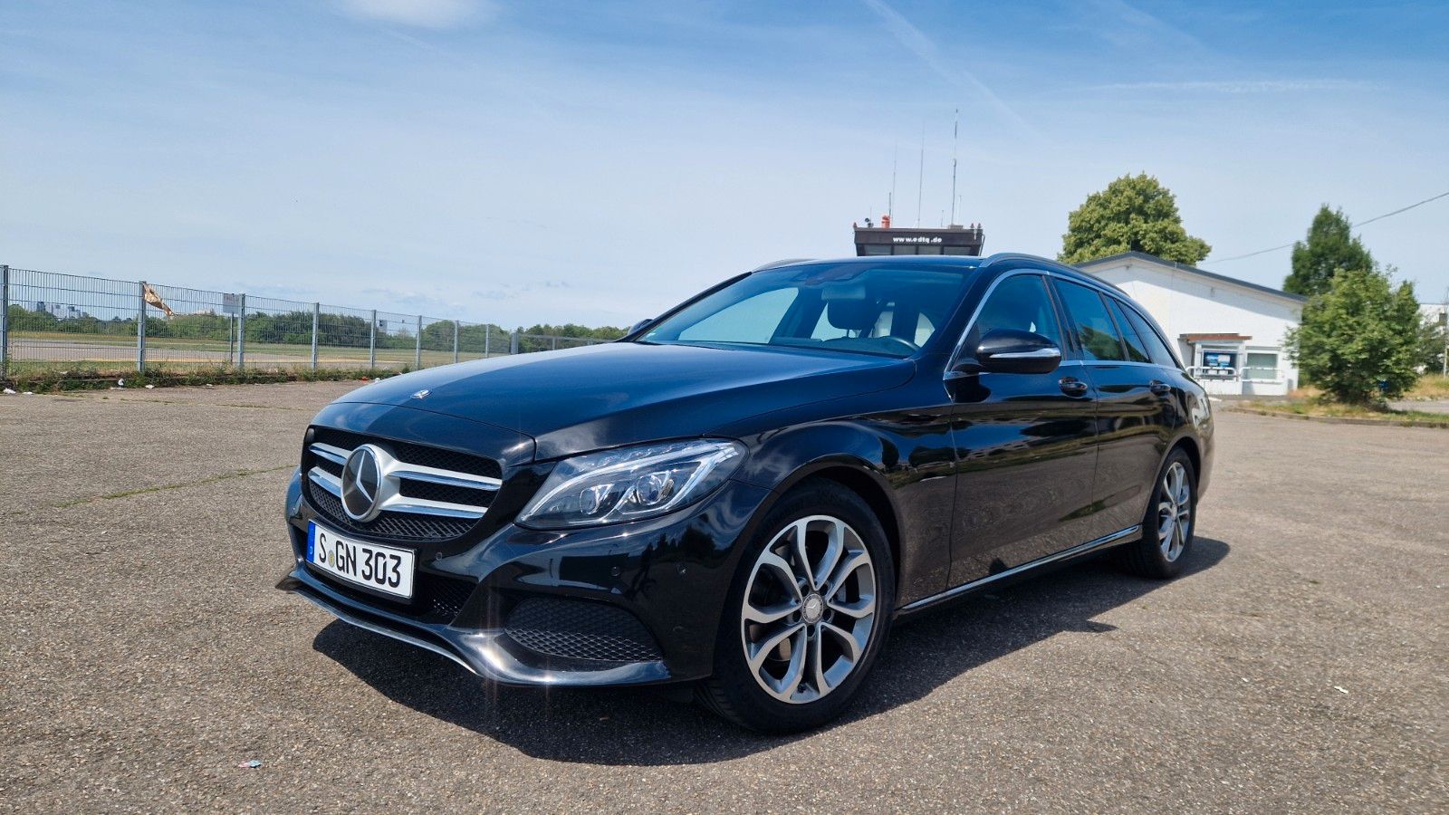 MERCEDES-BENZ C 220d AVANTGARDE Burmester Airmatik Memory Pano
