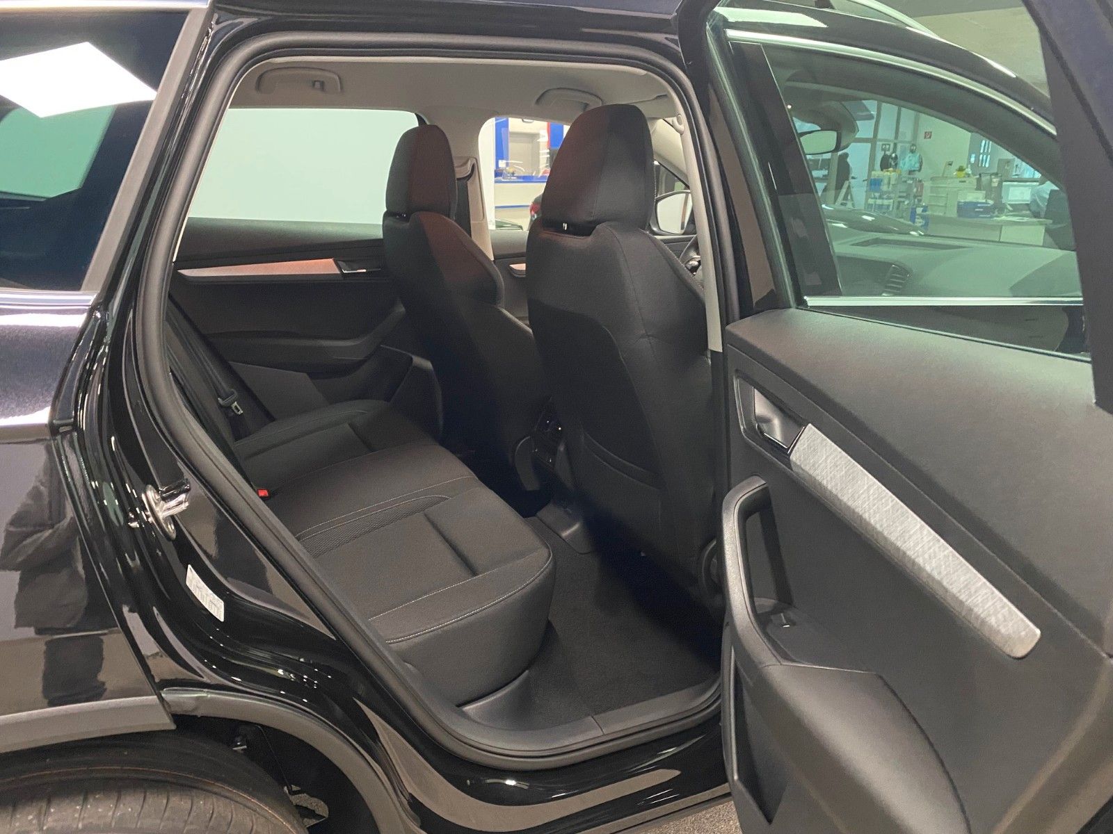 Fahrzeugabbildung SKODA Karoq 1.5 TSI DSG Selection+ACC+2030 Garantie+BC