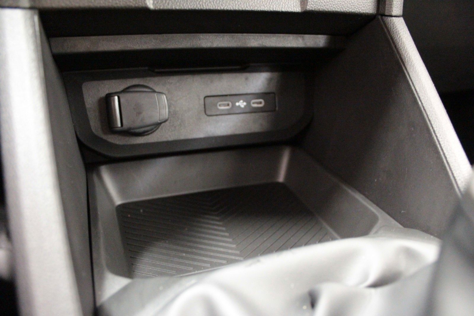 Fahrzeugabbildung Dacia Duster ECO-G 100 Expression*Winterpaket*