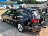 Volkswagen Passat Variant Basis AHK Navi Carplay LED - VW Passat Variant in Oldenburg