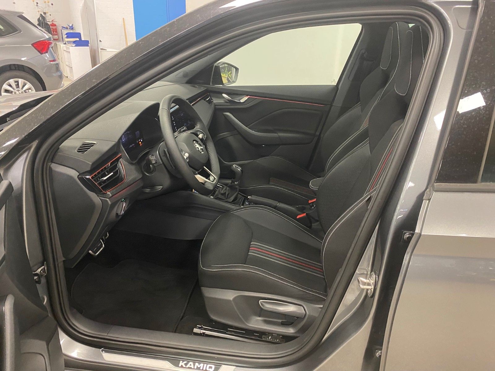 Fahrzeugabbildung SKODA Kamiq 1.0 TSI DSG Monte Carlo+MATRIX+PANORAMA+BC