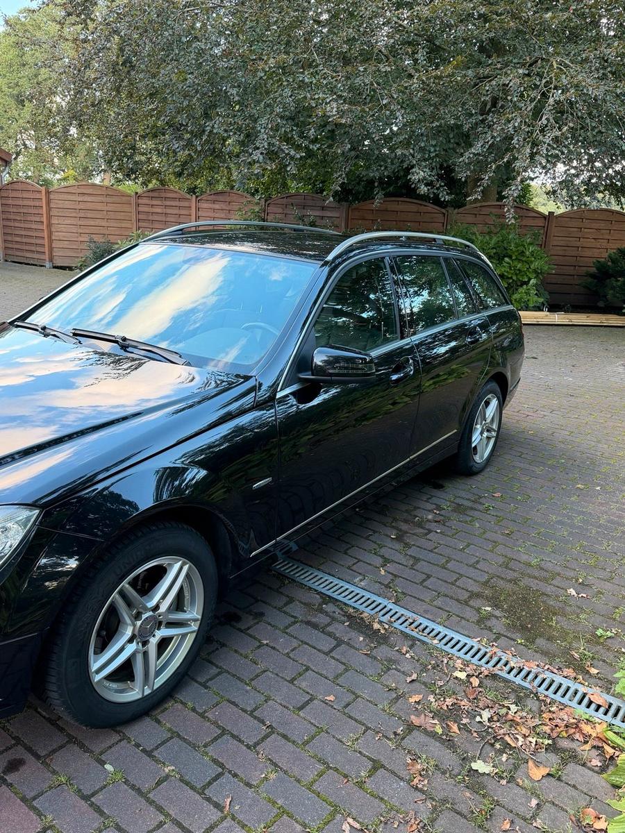 Mercedes-Benz C200 2011 — photo 7