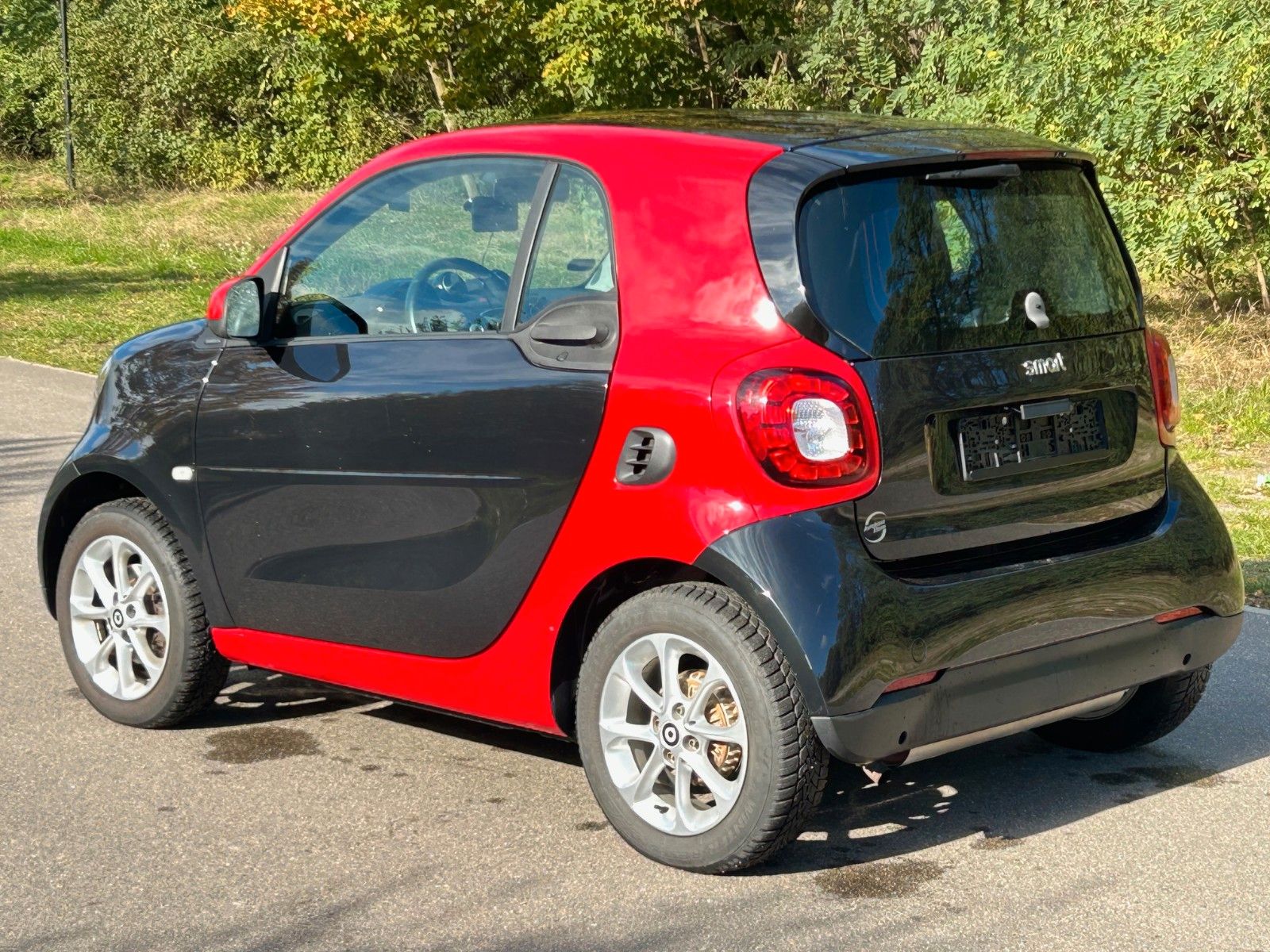 Fahrzeugabbildung Smart ForTwo Coupé 0.9 Passion *Sitzhzg*Panorama*RFK*