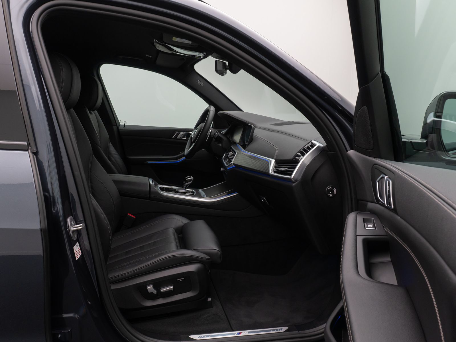 Fahrzeugabbildung BMW X5 xD30d M Sport HUD DAB DisplayKey HiFi 22Zoll