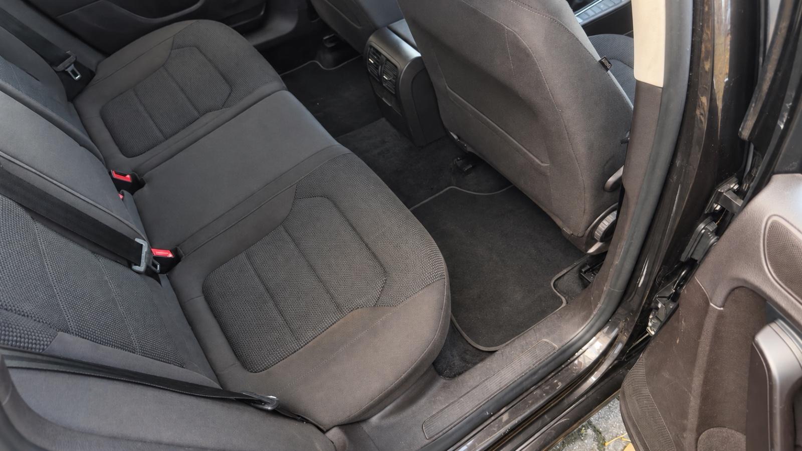 Volkswagen Passat 2013 — photo 32