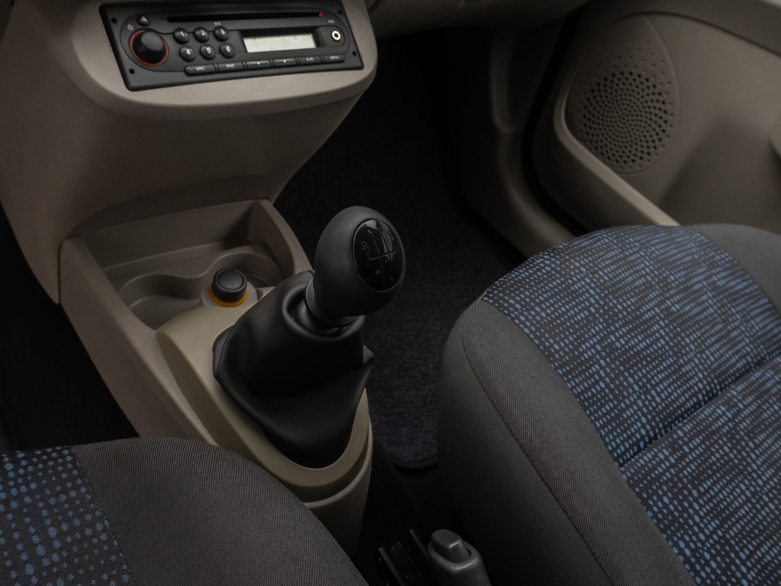 Fahrzeugabbildung Renault Twingo Authentique AllwetterReif CD ABS BremsAss