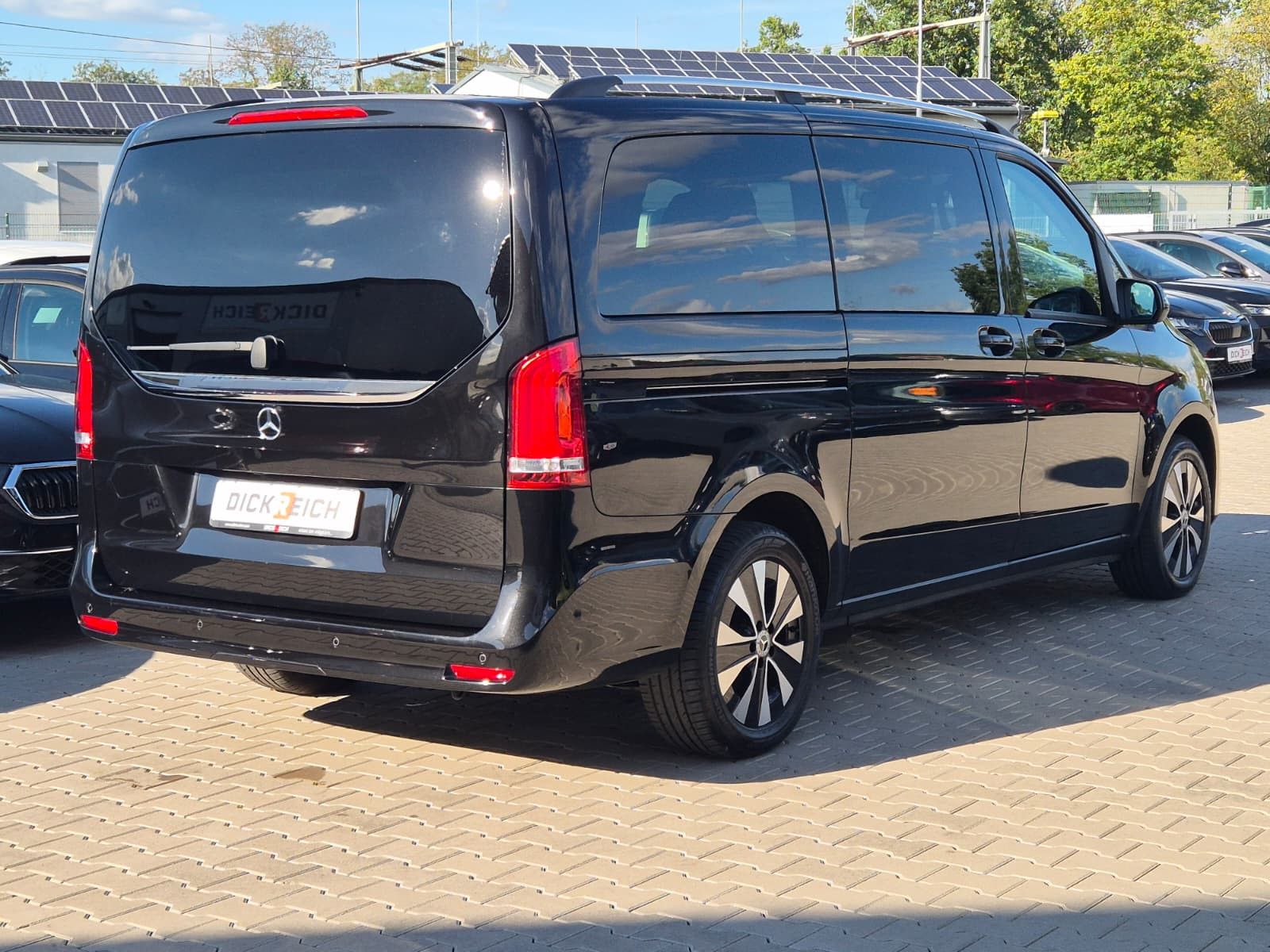 Fahrzeugabbildung Mercedes-Benz V 250 d EDITION 4MATIC lang LED*DISTRON.*MBUX10"